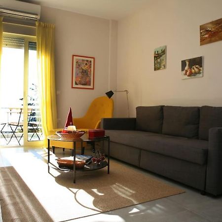 Lovely Sea Front Apartment Itea Buitenkant foto